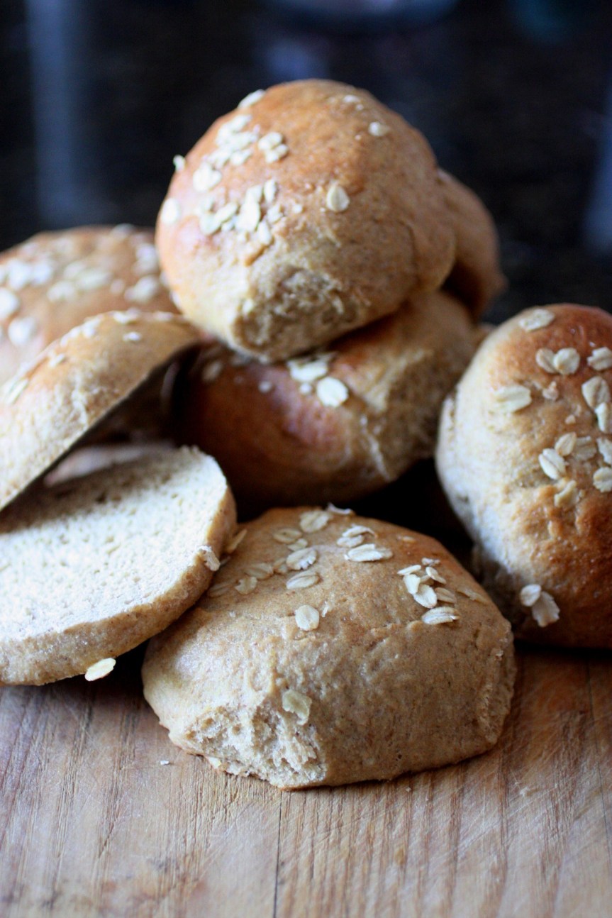 I Like Big Buns and I Can Not Lie {Whole Wheat Flax Sandwich&nbsp;Buns}